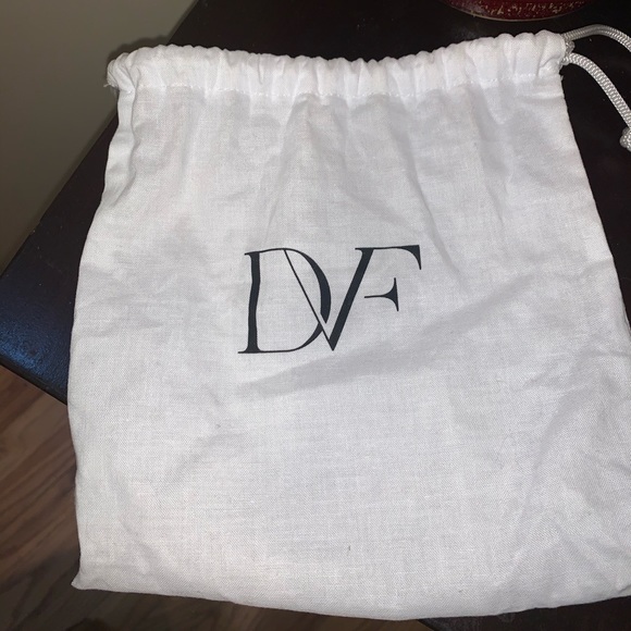 DVF Tonda orange hibiscus snakeskin clutch bag - Picture 7 of 11